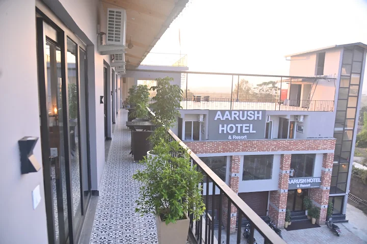 AARUSH HOTEL & RESORT, Gaulapar, Haldwani