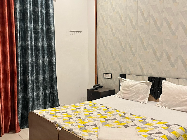 Hotel blue star, Dahariya, Haldwani