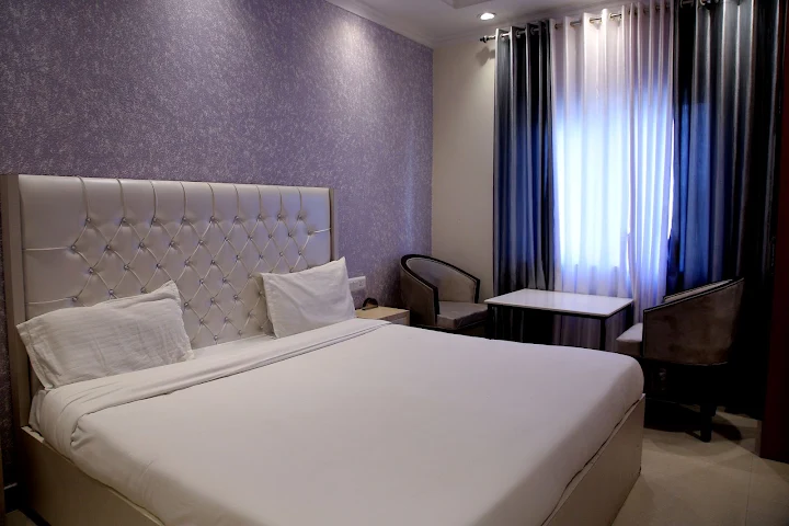 Hotel Esskay, Banbhoolpura, Haldwani