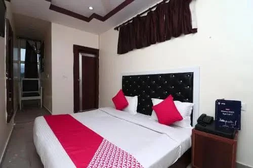 HOTEL JATIN KAUSHLYA TOWER PANCHAKKI CHAURAHA, charuah, Haldwani