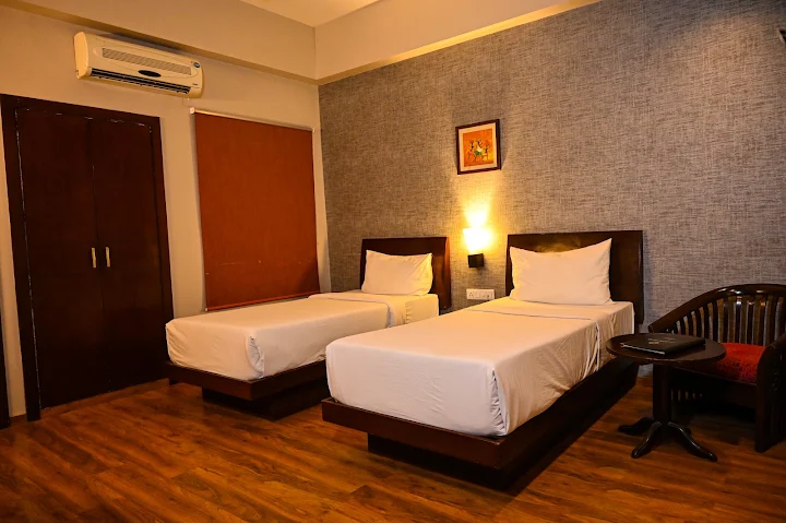 Hotel Lemon Park Haldwani, Tehri pulia, Haldwani