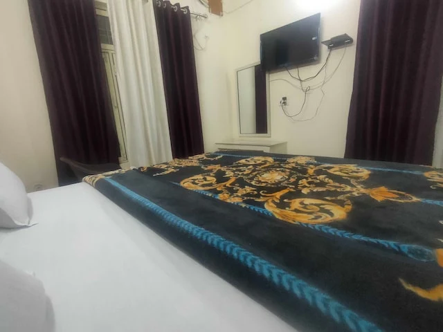 Hotel O by OYO Mount View, Kusumkhera, Haldwani