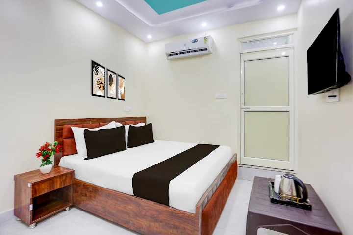 Hotel O by OYO Sangat Prime, haldowni, Haldwani