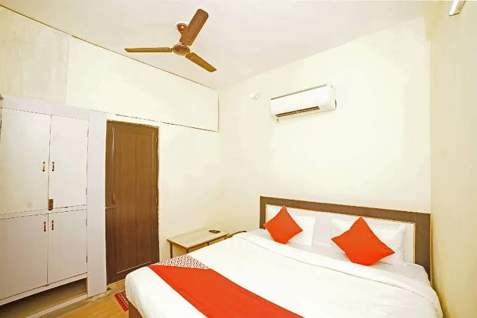 Hotel O Paras Guest House & Restaurant, Kathghariya, Haldwani