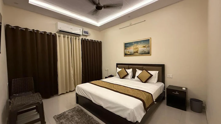 Hotel pear by Tulsi Inn, Village Gorakhpur, Haldwani
