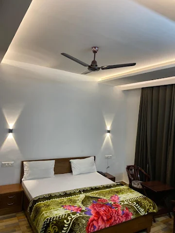 Hotel Shakshi Homes, Dahariya, Haldwani