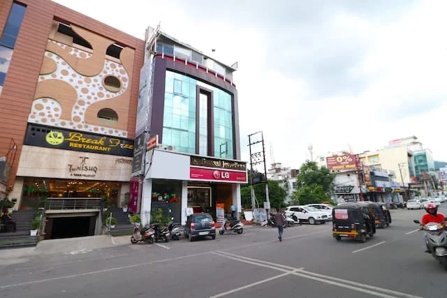 Hotel SV - Haldwani, Subhash Nagar, Haldwani