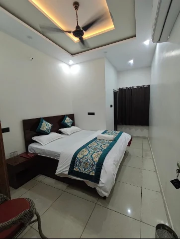 Kumauni gateway hotel &resturent, Rampur Rd, Haldwani