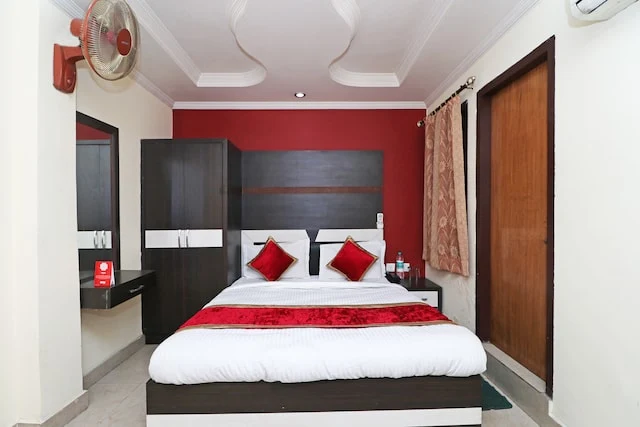 OYO 13474 Punjab Regency, Patwadanagar, Haldwani