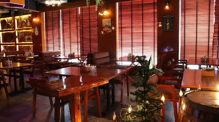 The Sky Deck Hotel, Bhotia Parao, Haldwani